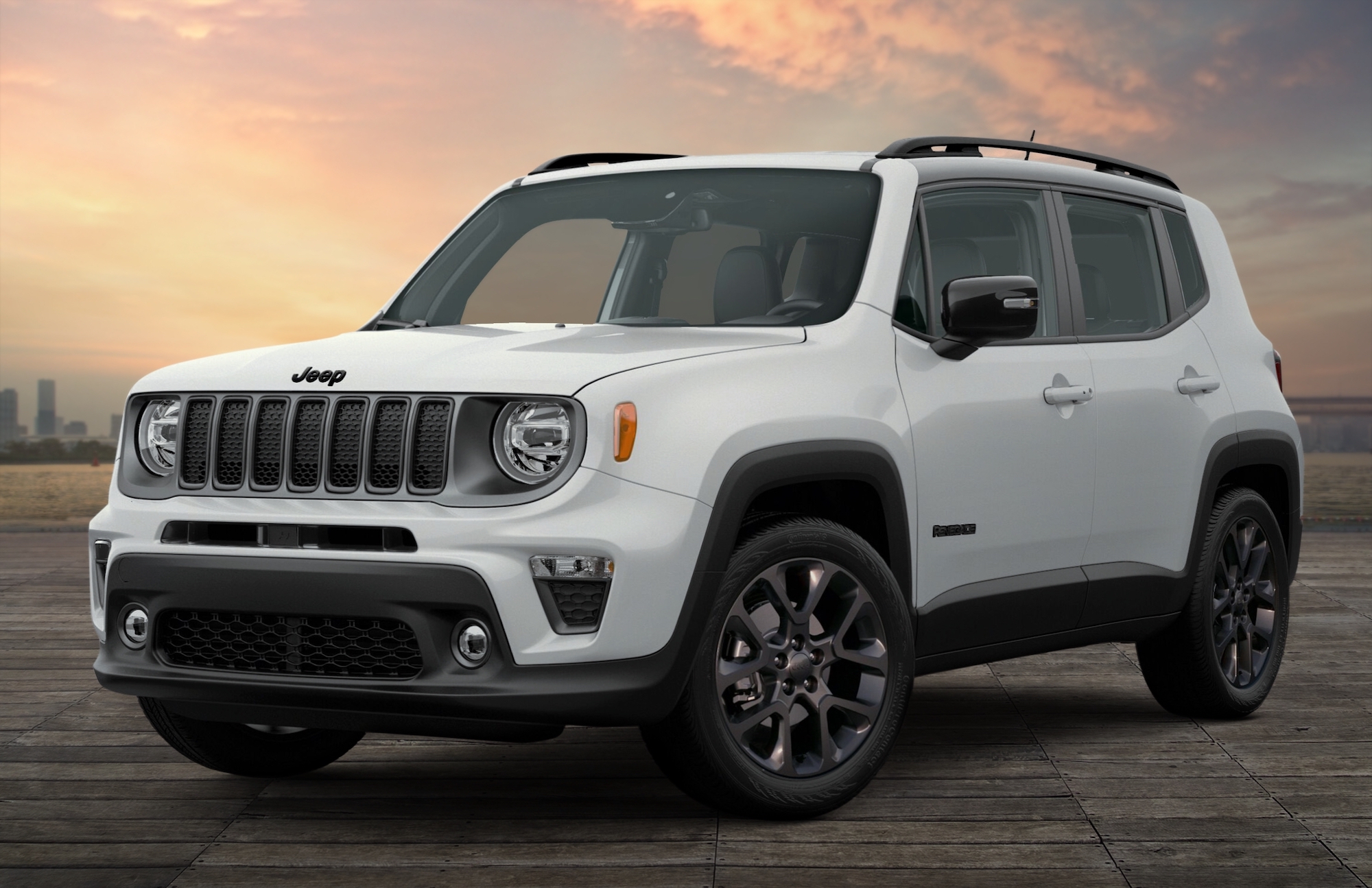 The 2023 Jeep® Renegade High Altitude features 19-in. Granite Crystal painted aluminum wheels, Gloss Black badges and Neutral Grey grille rings.